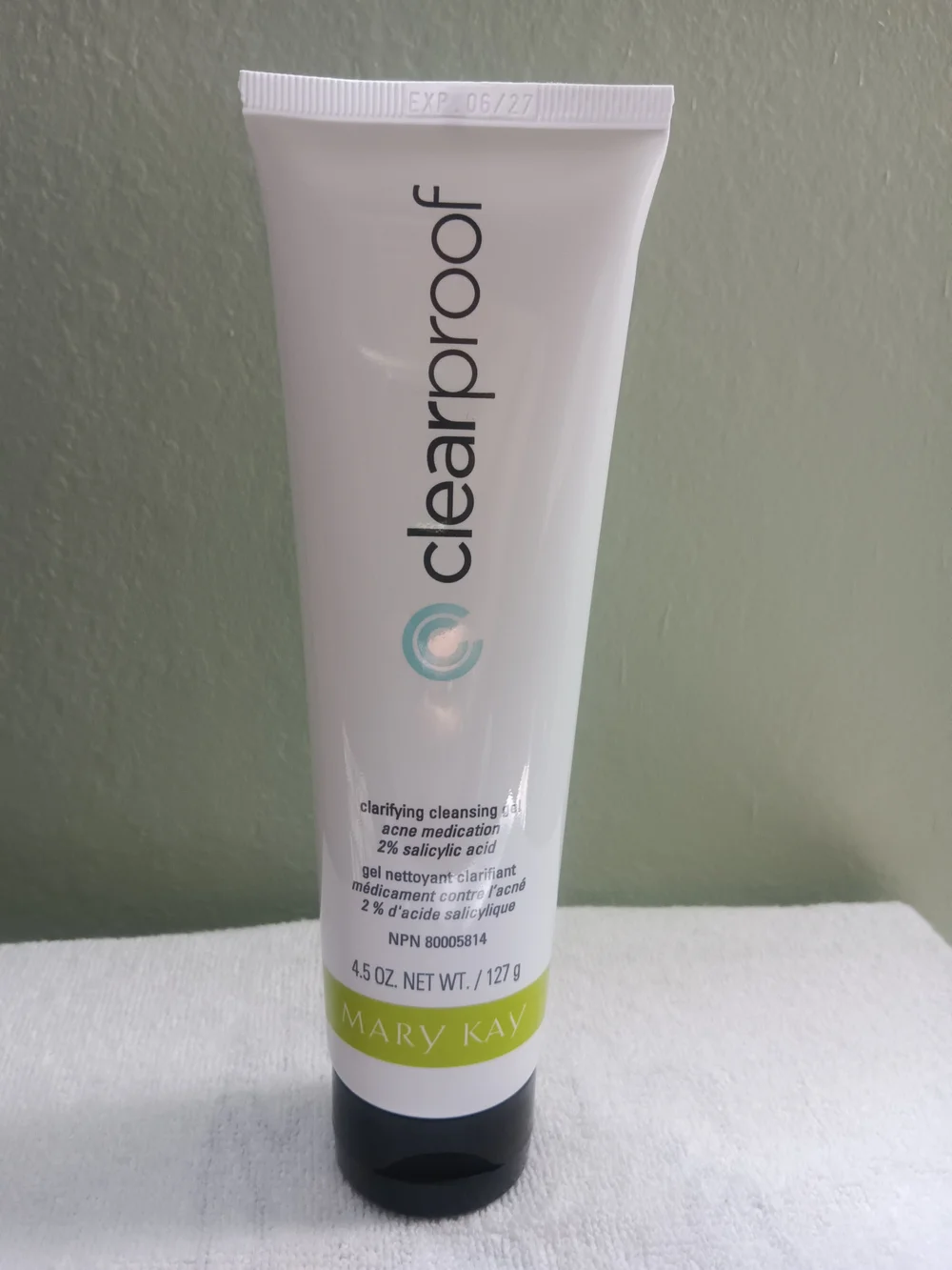 New Mary Kay Clearproof Clarifying Cleansing Gel - White with Green Unixes